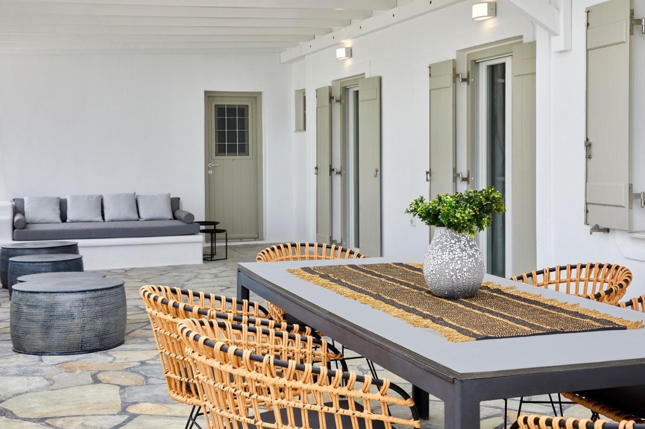 Victoria's Dream, In Paros *