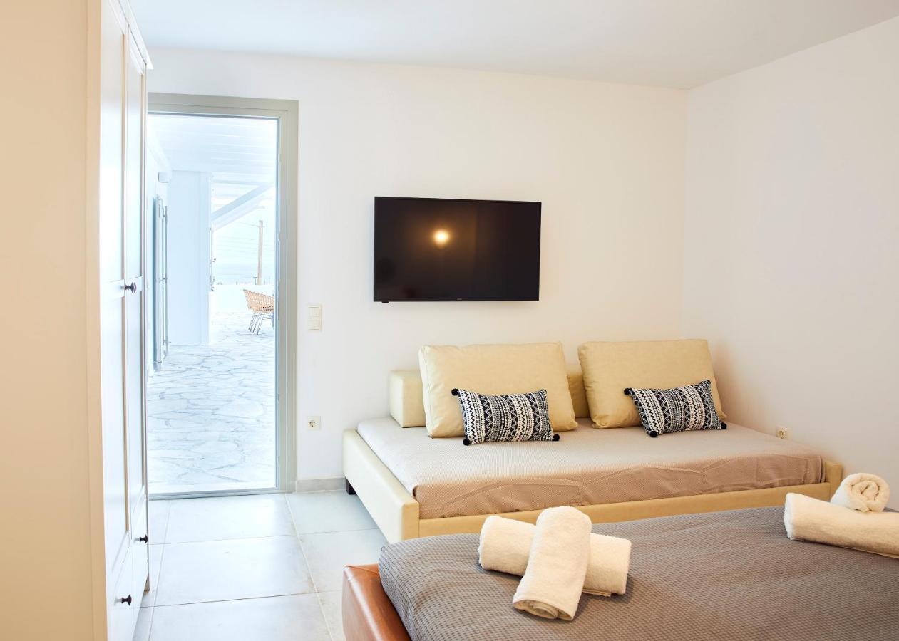 Victoria's Dream, In Paros Náoussa