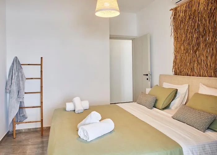 Victoria\'S Dream, In Naousa Paros